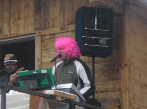 10  Die roten Haare stehen Egon aber recht gut.  hi,hi,hi......jpg